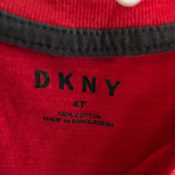 Bundle of Graphic t shirt and long sleeve shirt with sweatpants - Picture 12 of 16